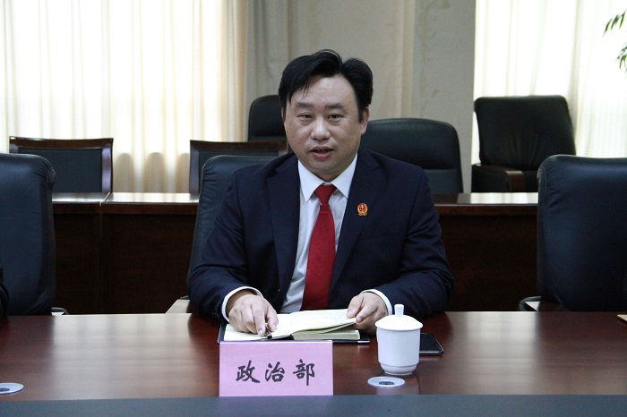 17政治部副主任吴涛主持座谈会.JPG